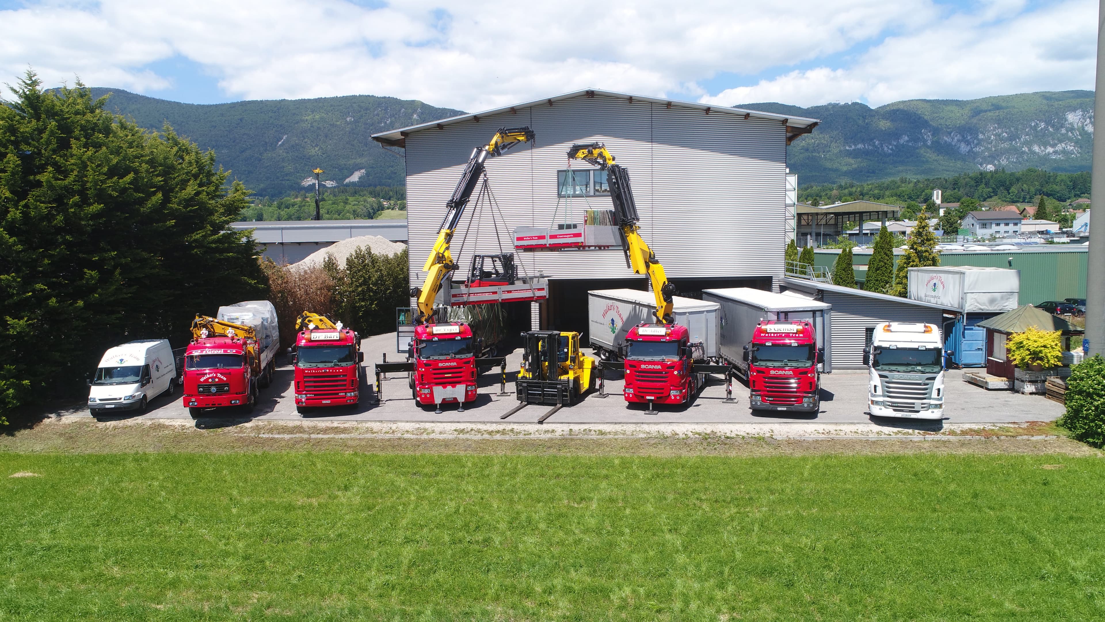 Walker's Team AG crane operations and transport services
