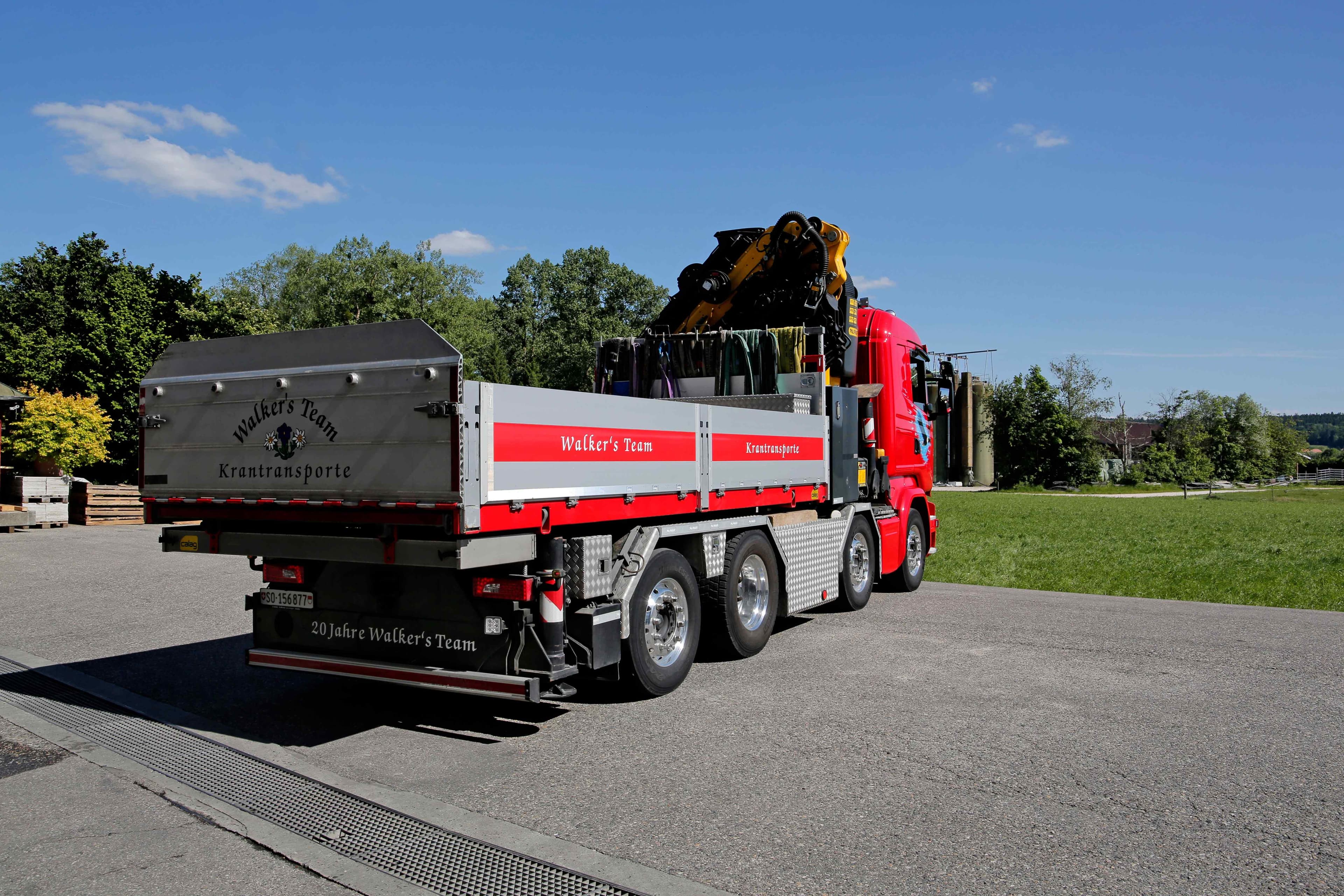 ADLER Kranlastwagen im Einsatz - Walker's Team Krantransporte mit 20 Jahre Erfahrung