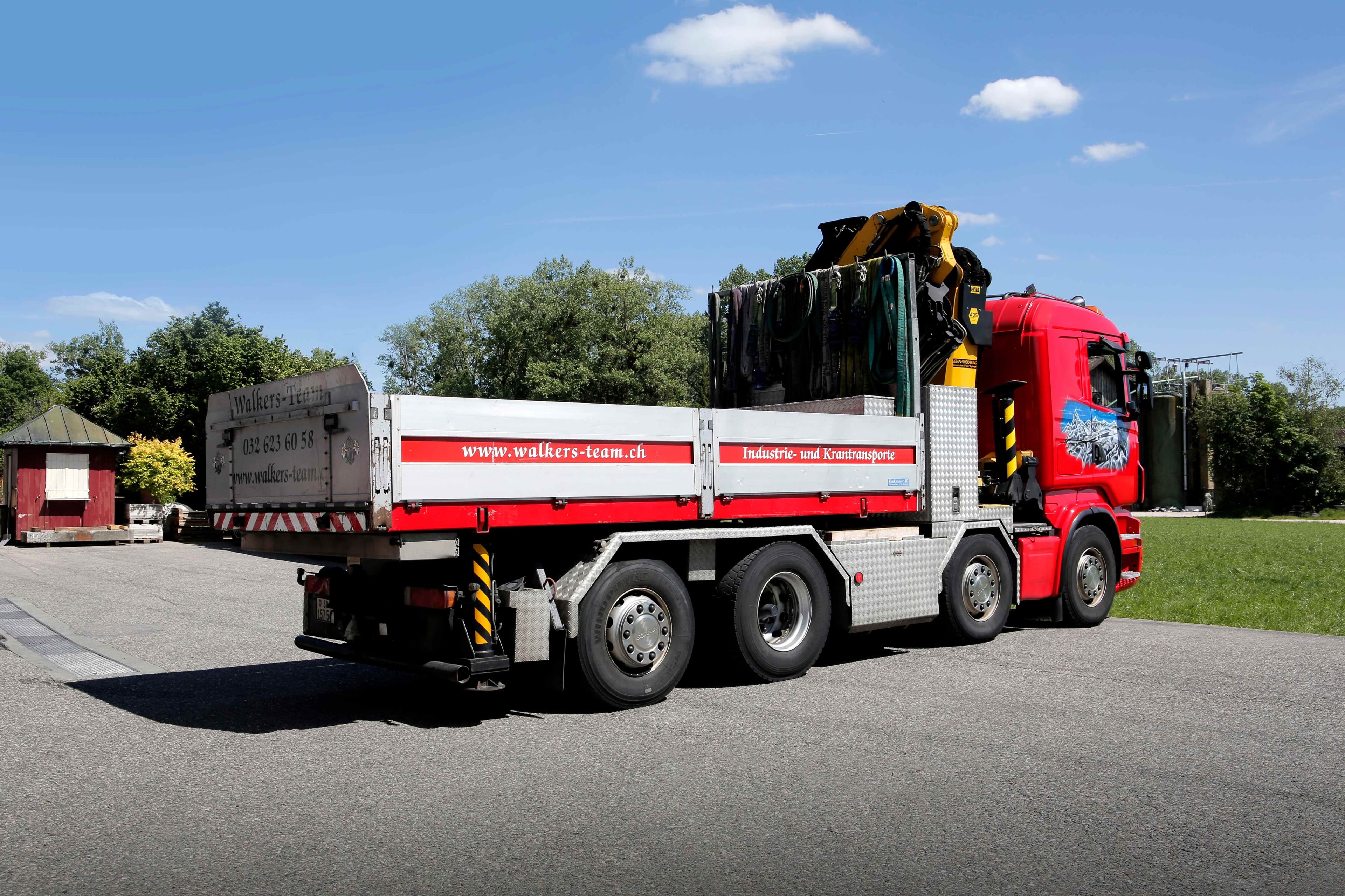 TIGER Kranlastwagen im Einsatz - Walker's Team Industrie- und Krantransporte